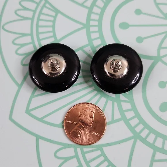 5/$20 Bundle deal - Pierced Earrings - Picture 3 of 4